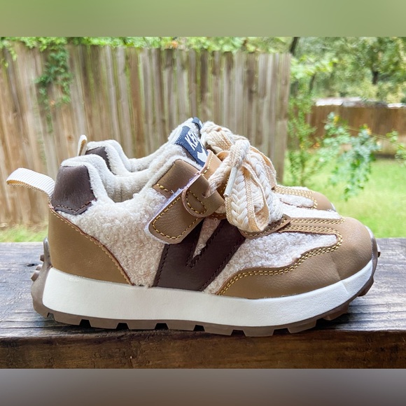 KEKEL Kids SOFT Leather Sports Sneakers Fur Lining. Size 13 Girls/Gender Neutral - Picture 7 of 13